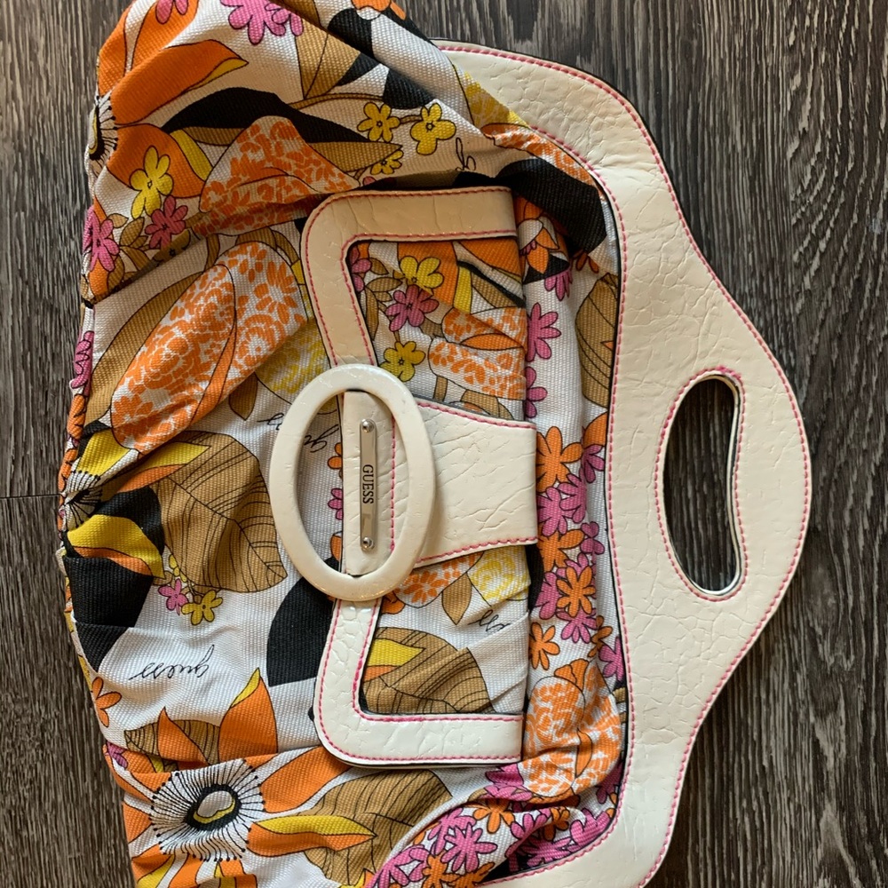 Adorable, Floral Spring/Summer Guess Bag